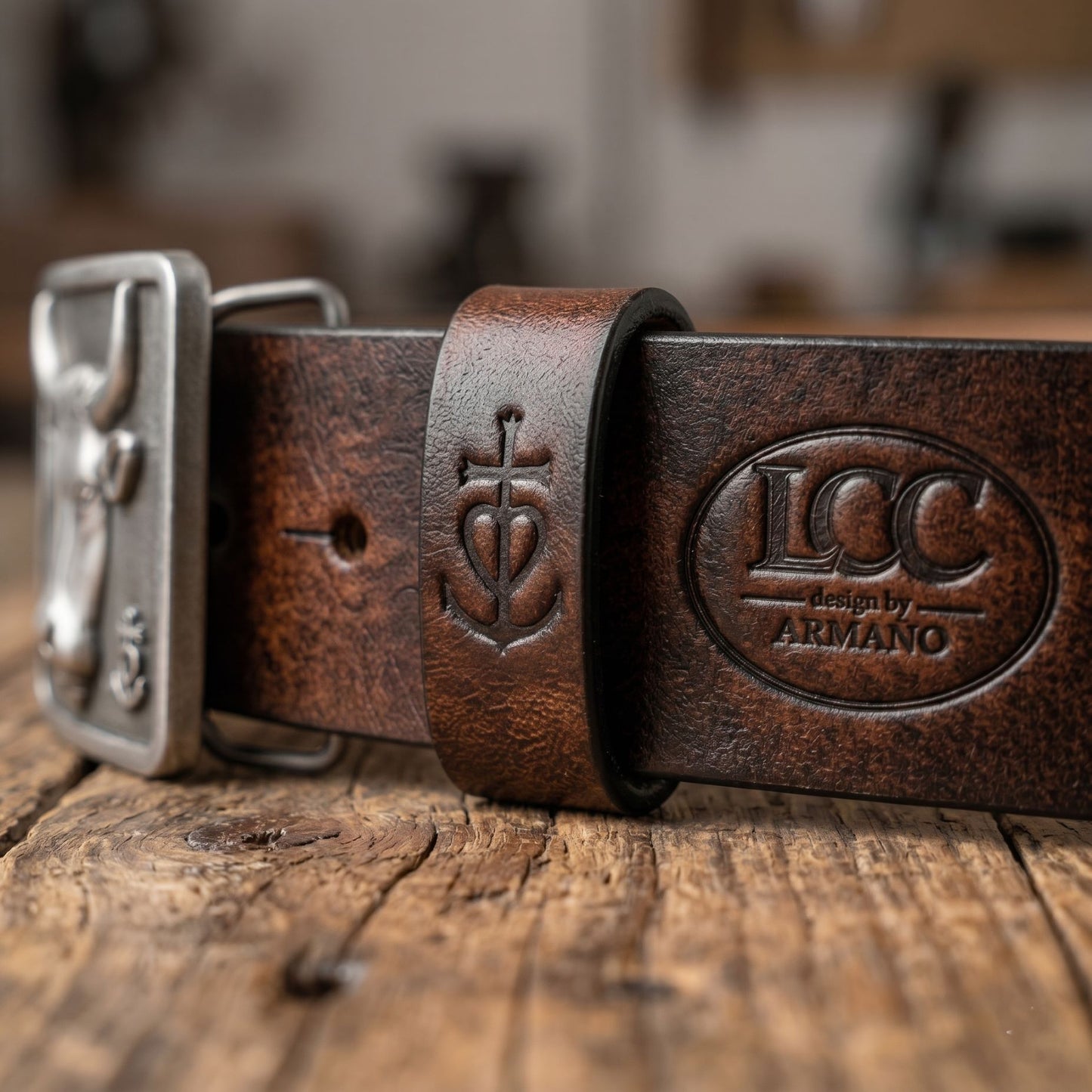 Ceinture Cuir Fauve Patiné Homme & Femme - Boucle Empreinte Argent | La Ceinture Camargue